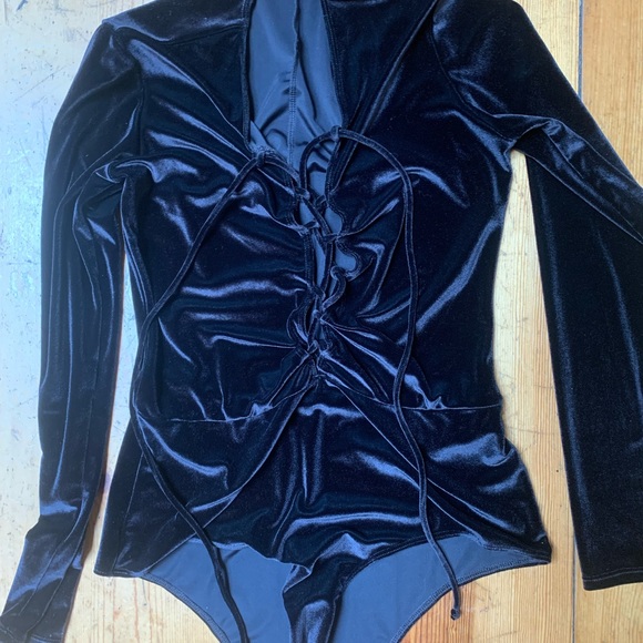 Reformation Velvet Tie Bodysuit - Picture 6 of 7